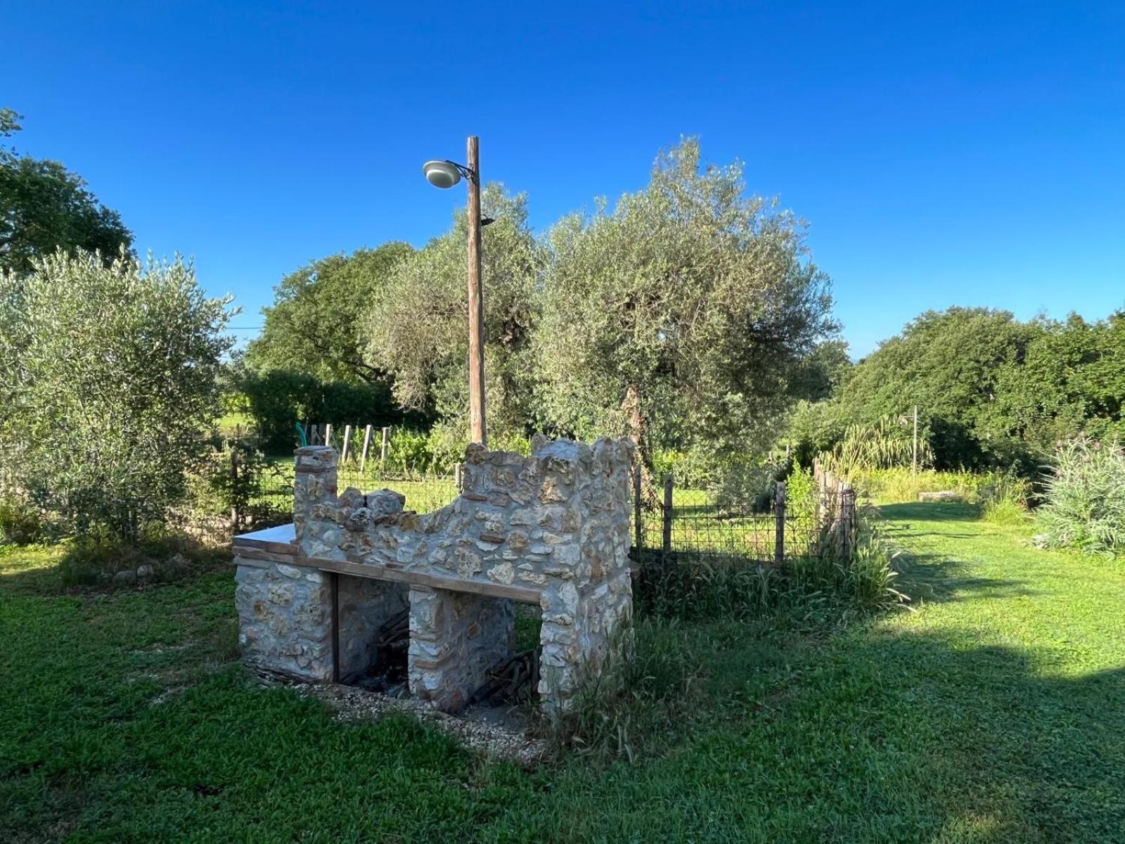 Agriturismo Podere Dell' Olmo Amelia Bagian luar foto