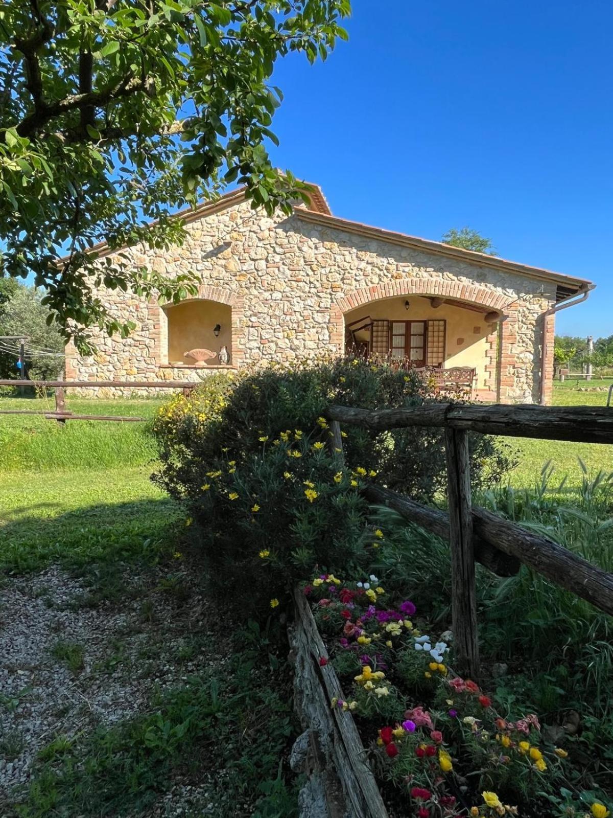 Agriturismo Podere Dell' Olmo Amelia Bagian luar foto