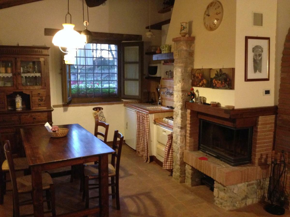 Agriturismo Podere Dell' Olmo Amelia Bagian luar foto